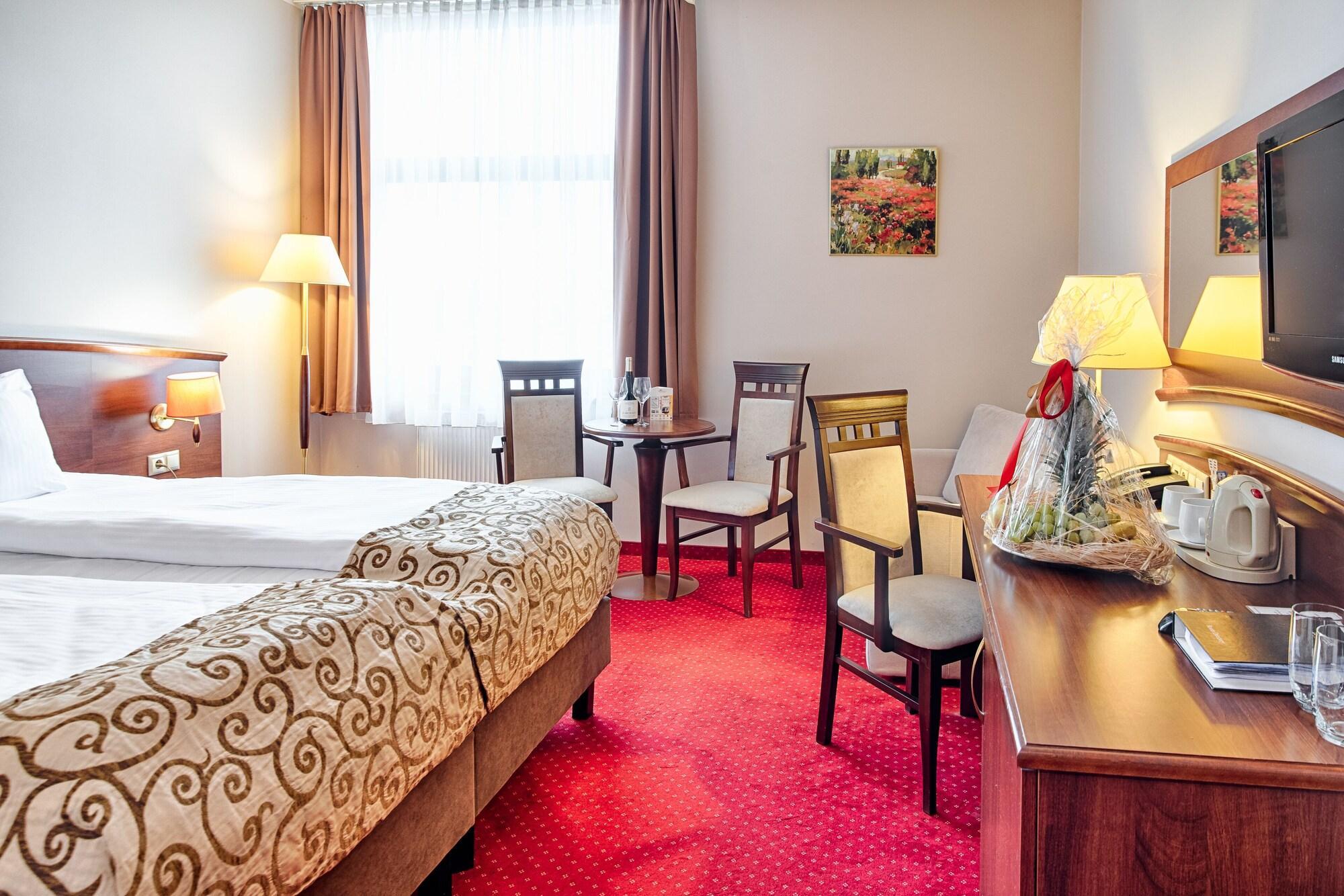 Grand Royal 4* Познань