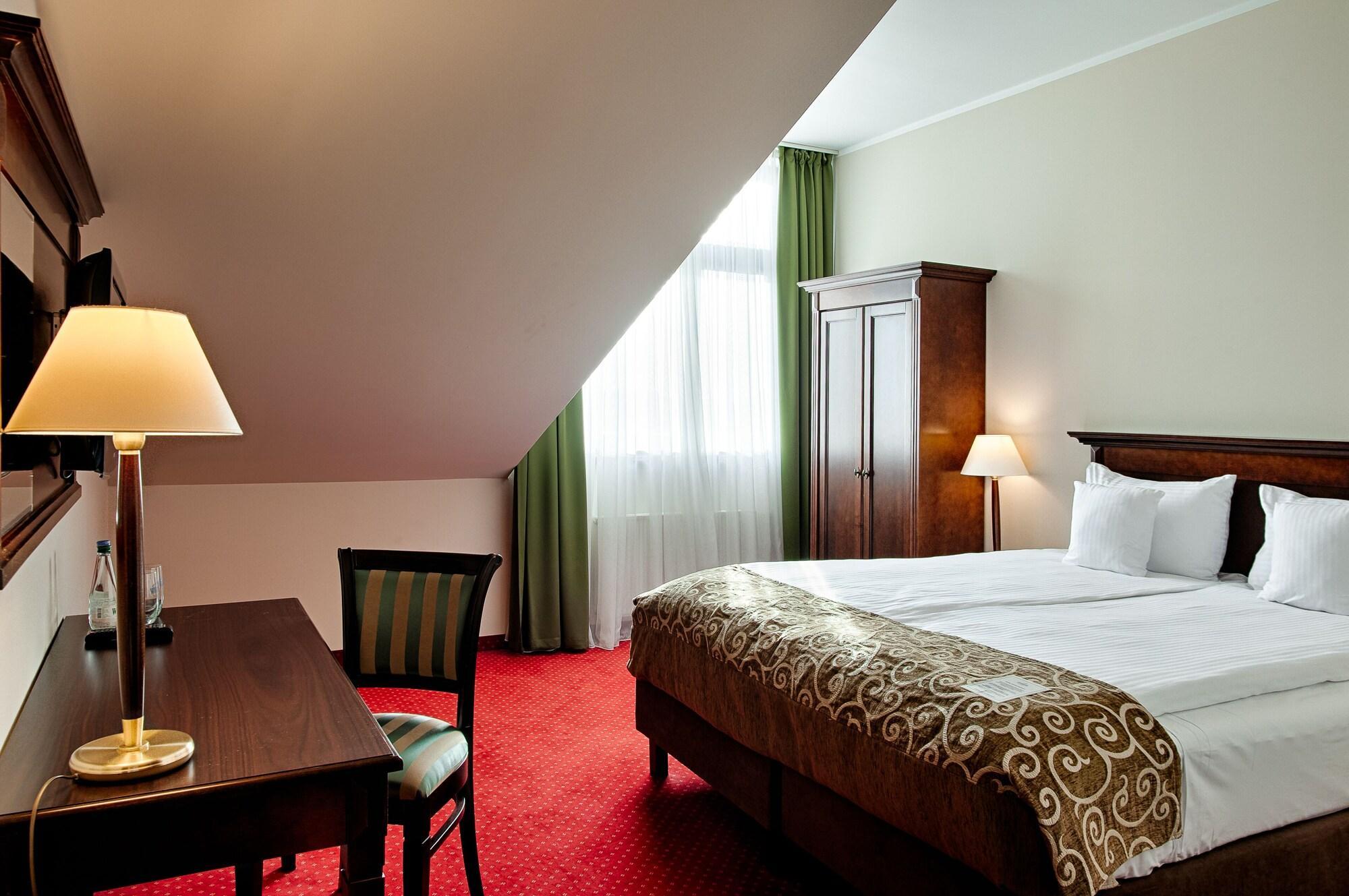 Hotel Grand Royal 4*
